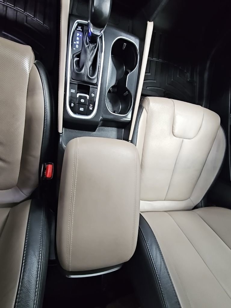 Used 2020 Hyundai Santa Fe Limited image 21