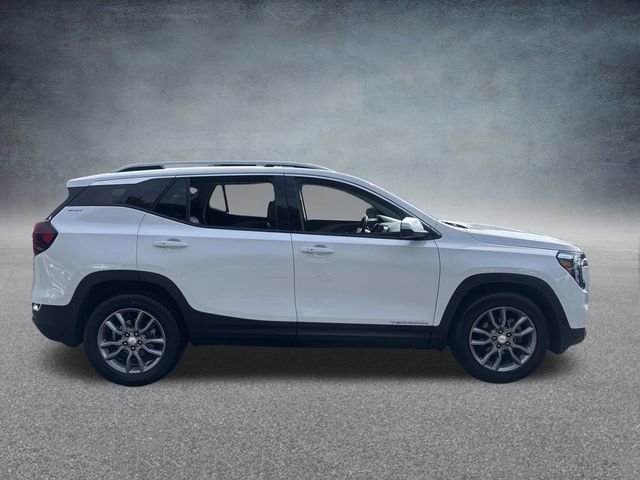 Used 2023 GMC Terrain SLT image 3