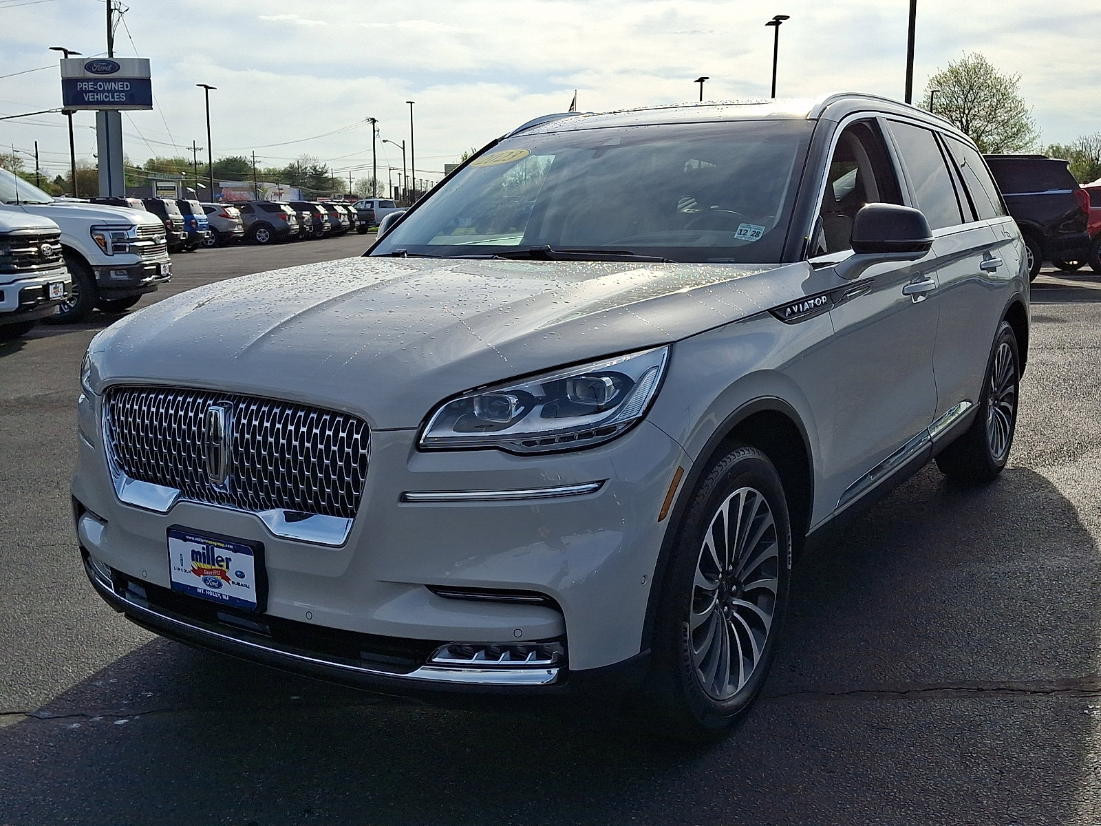 Certified 2023 Lincoln Aviator Reserve w/ Equipment Group 201A AWD/4WD image 3