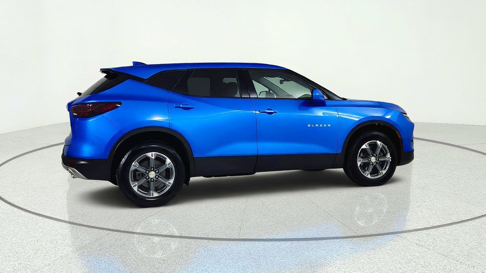 Used 2025 Chevrolet Blazer LT AWD/4WD image 7