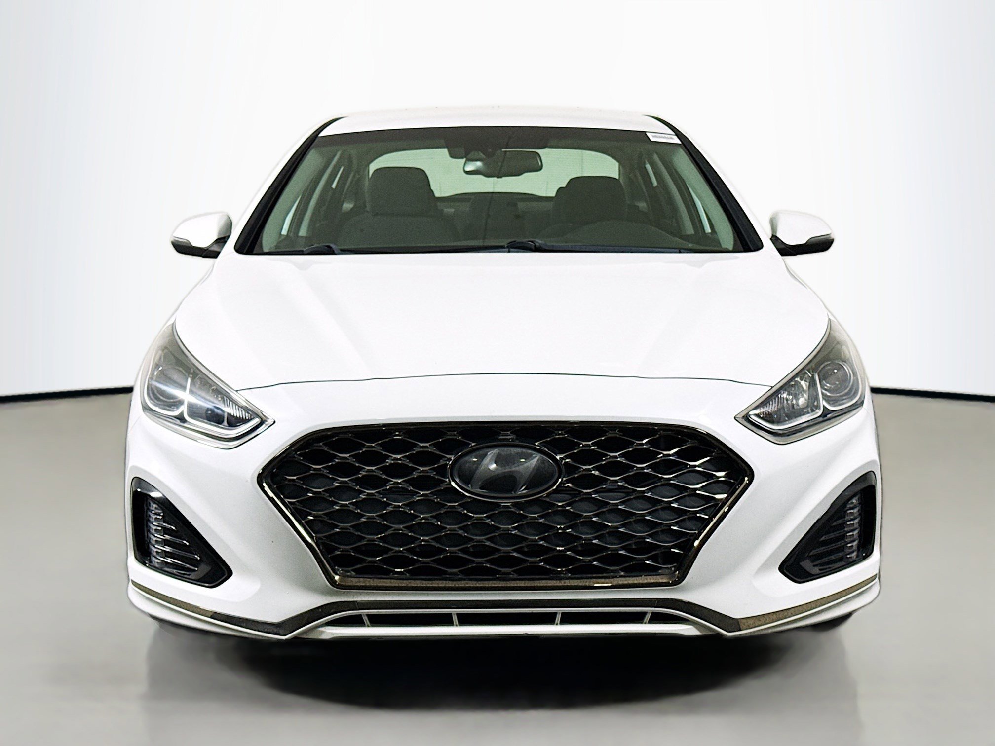 Used 2019 Hyundai Sonata SEL w/ Tech Package 02 FWD image 2