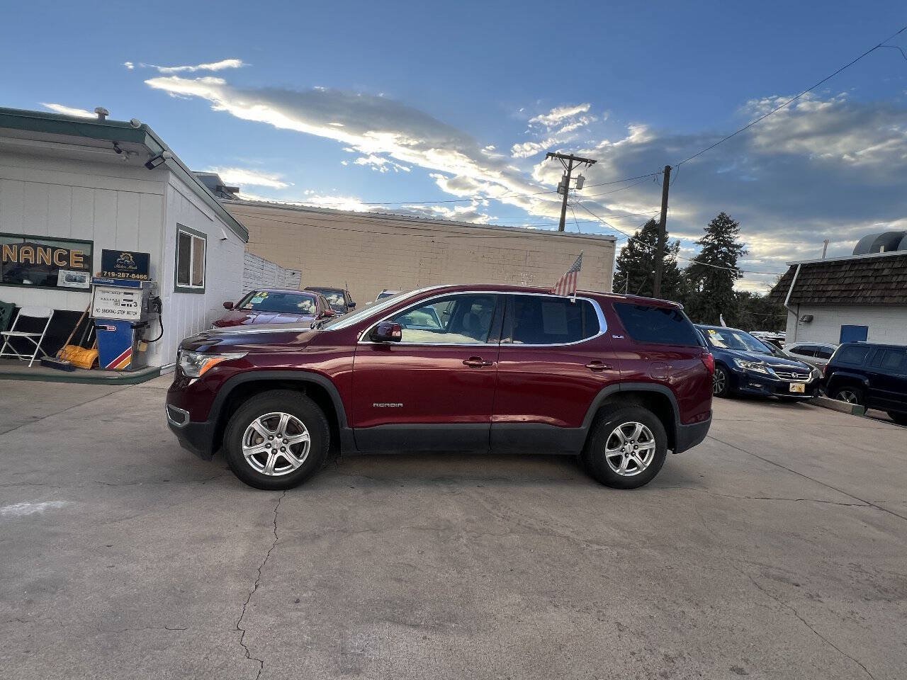 Used 2017 GMC Acadia SLE w/ LPO, Floor Liner Package AWD/4WD image 24