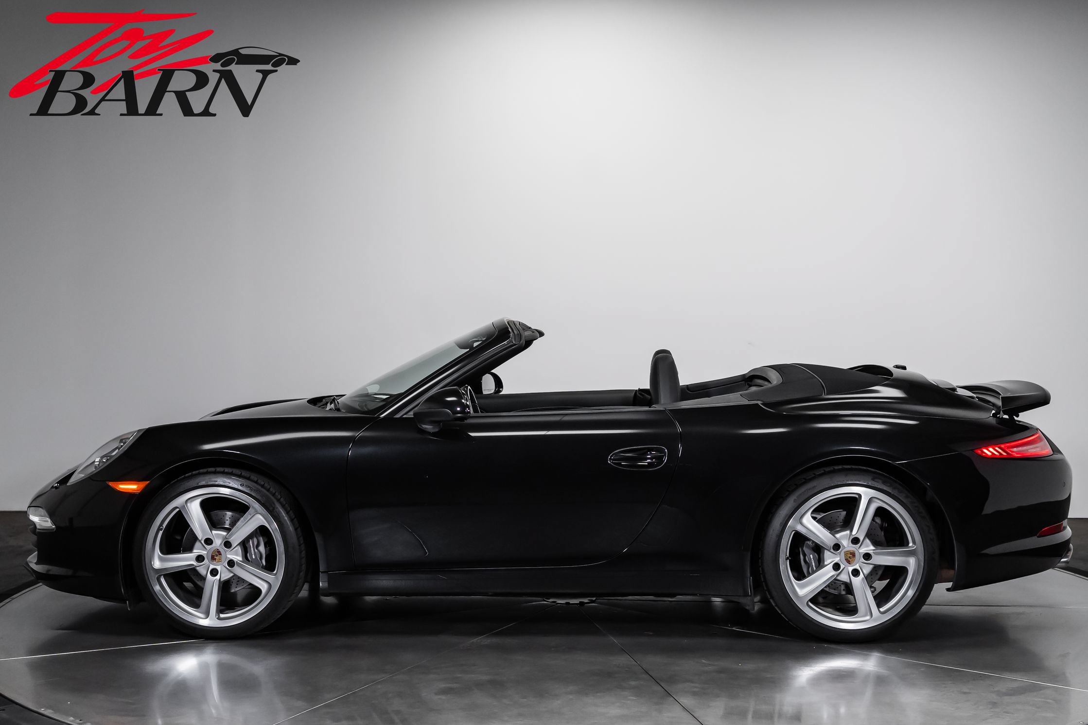 Used 2016 Porsche 911 Carrera Black Edition RWD image 2