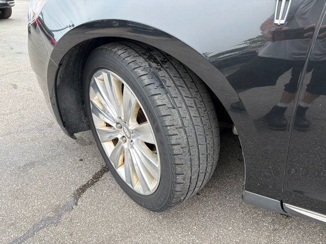 Used 2015 Lincoln MKS AWD w/ Equipment Group 201A image 10