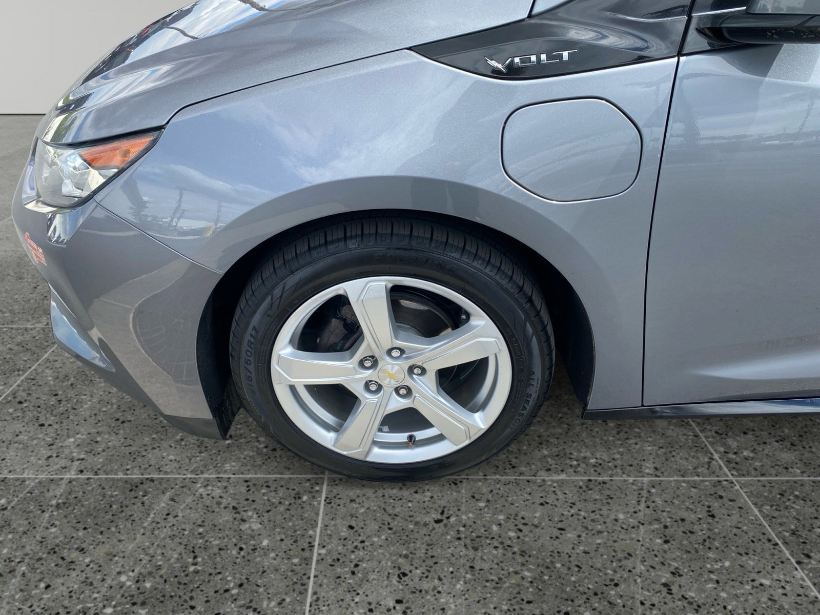 Used 2018 Chevrolet Volt LT w/ Comfort Package FWD image 14