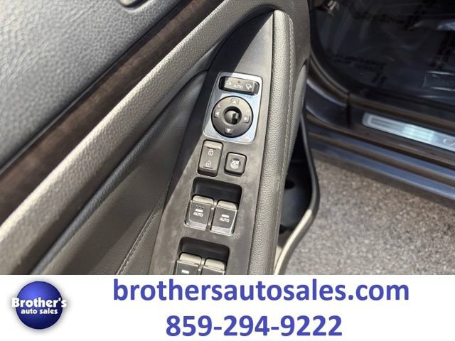 Used 2016 Kia Cadenza Premium FWD image 17