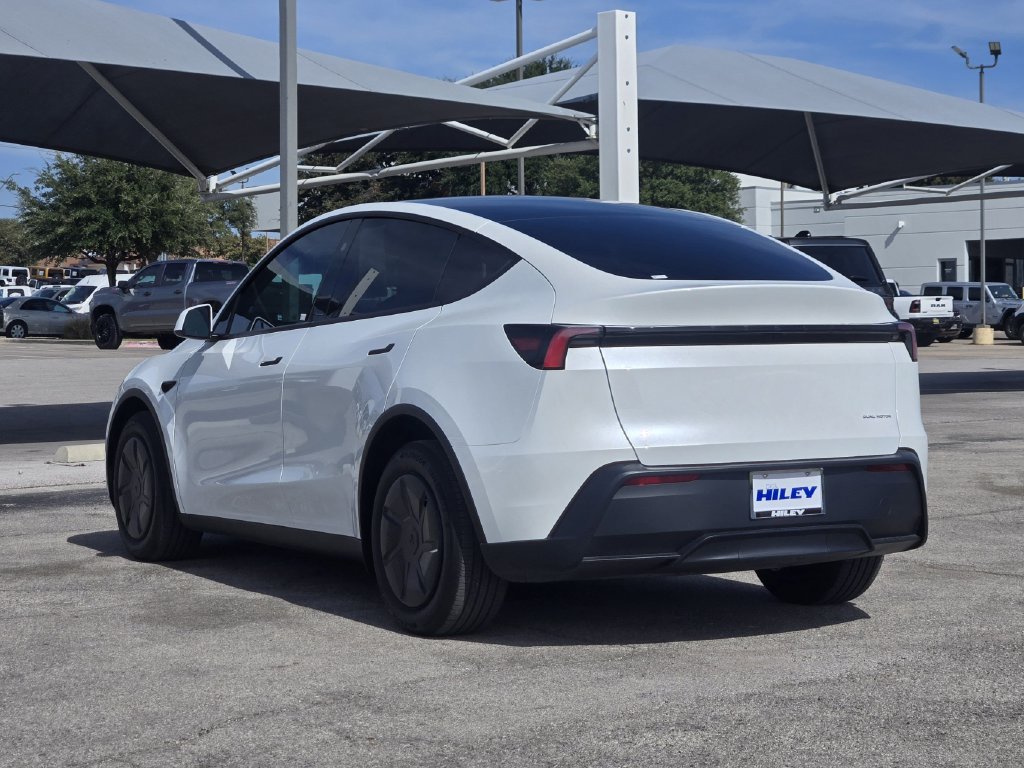 Used 2026 Tesla Model Y AWD image 5