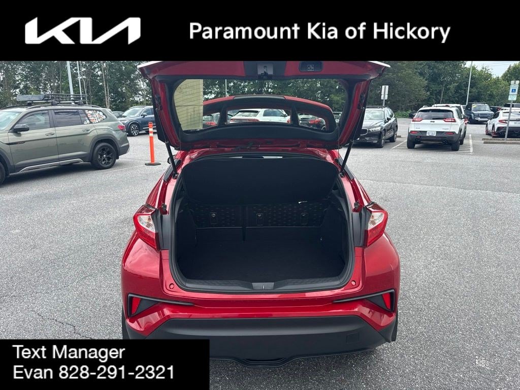 Used 2021 Toyota C-HR XLE FWD image 10