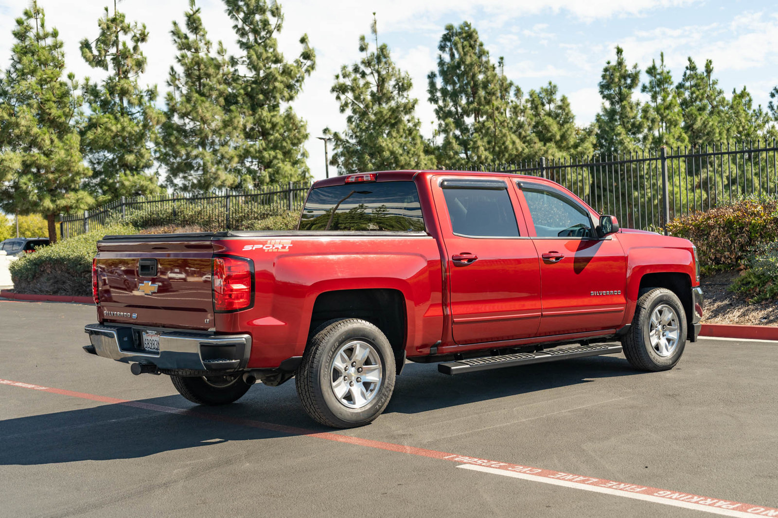 Used 2018 Chevrolet Silverado 1500 LT w/ LT Eassist Package RWD image 11
