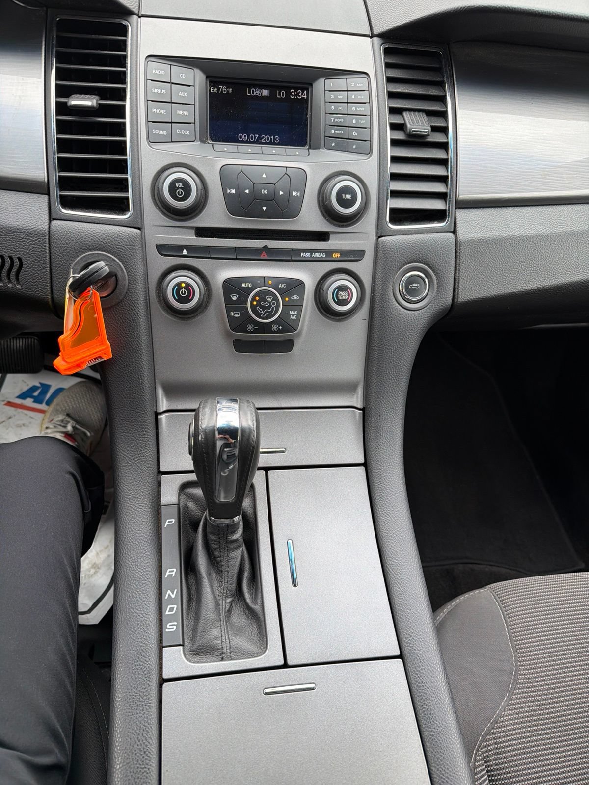 Used 2013 Ford Taurus SEL FWD image 20