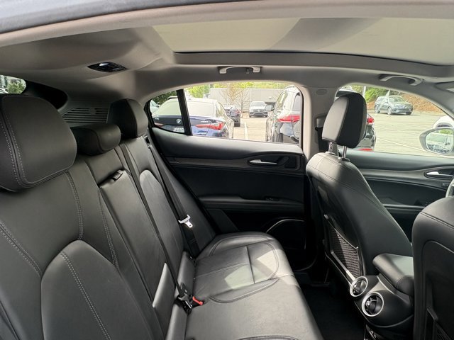 Used 2018 Alfa Romeo Stelvio Ti image 17