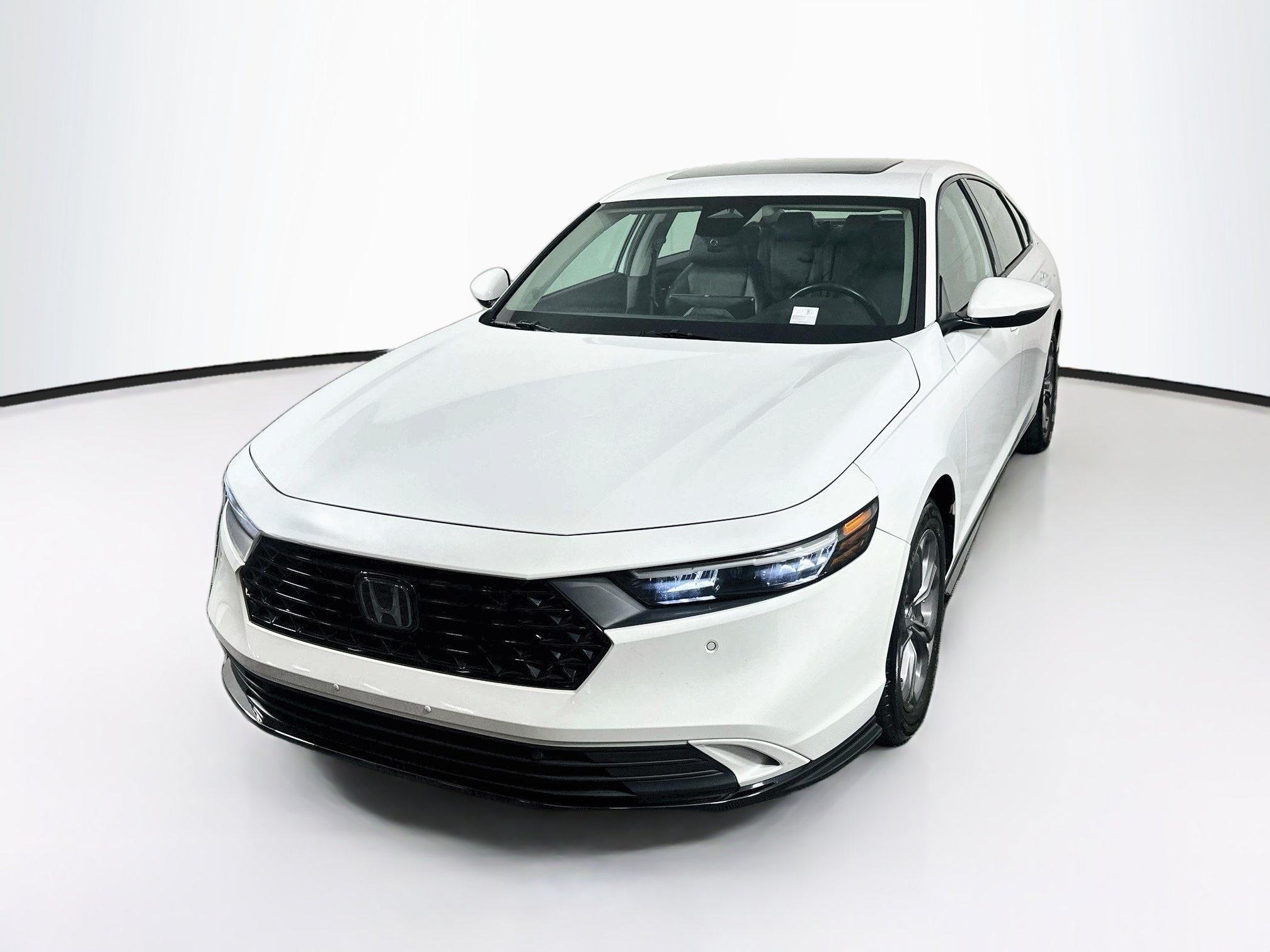 Used 2023 Honda Accord EX-L image 3