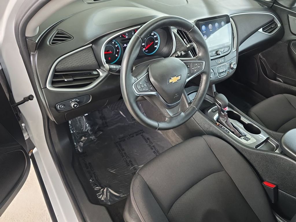 Used 2025 Chevrolet Malibu RS image 10