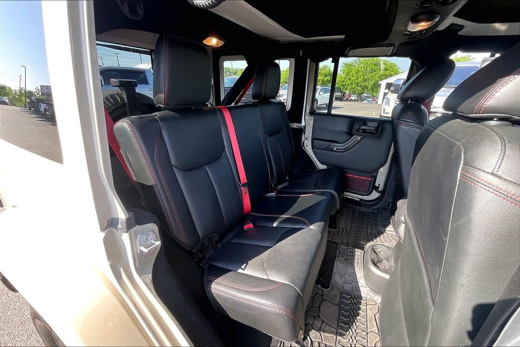 Used 2017 Jeep Wrangler Unlimited Rubicon AWD/4WD image 26