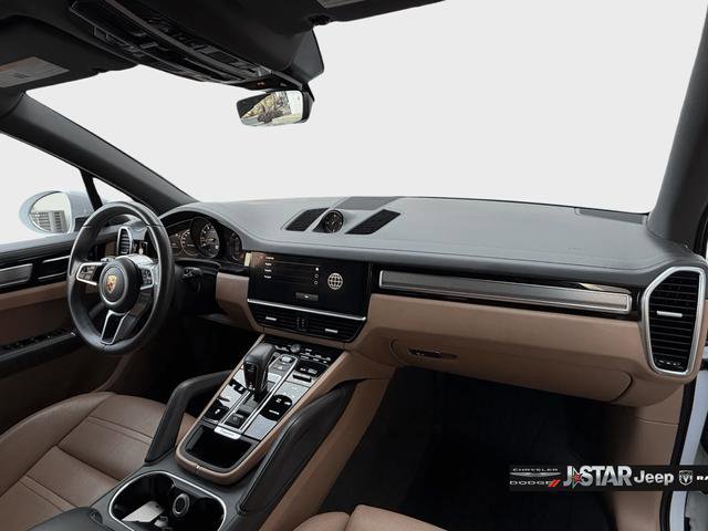 Used 2023 Porsche Cayenne Platinum Edition image 11