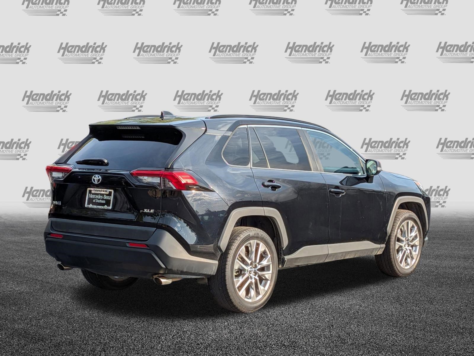 Used 2020 Toyota RAV4 XLE Premium image 10