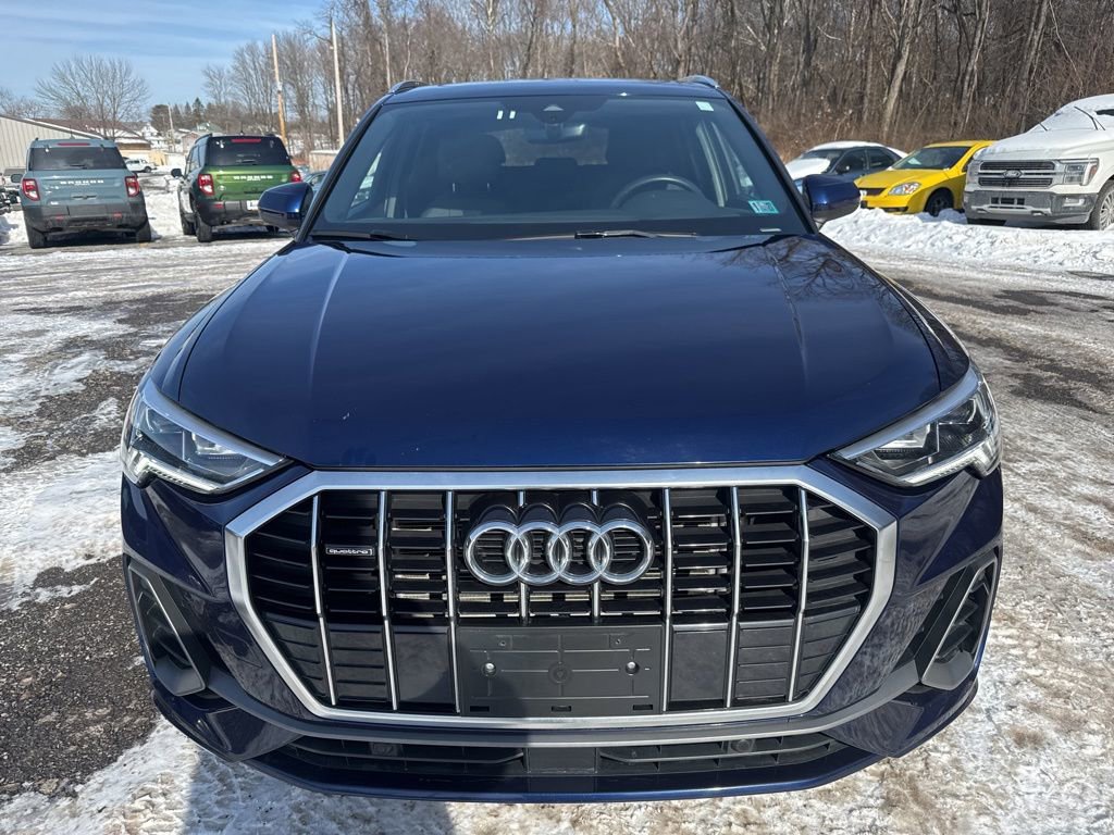 Used 2025 Audi Q3 2.0T Premium image 2