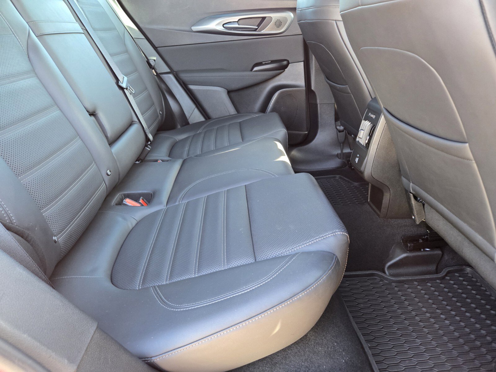 Used 2024 Alfa Romeo Tonale Veloce image 14