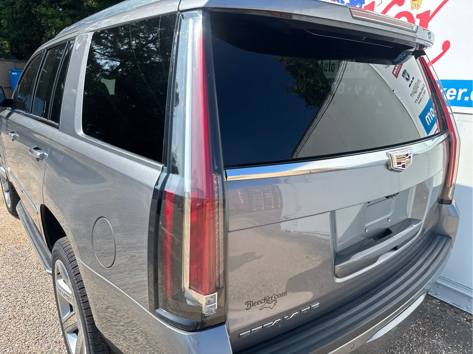 Used 2020 Cadillac Escalade Luxury RWD image 17