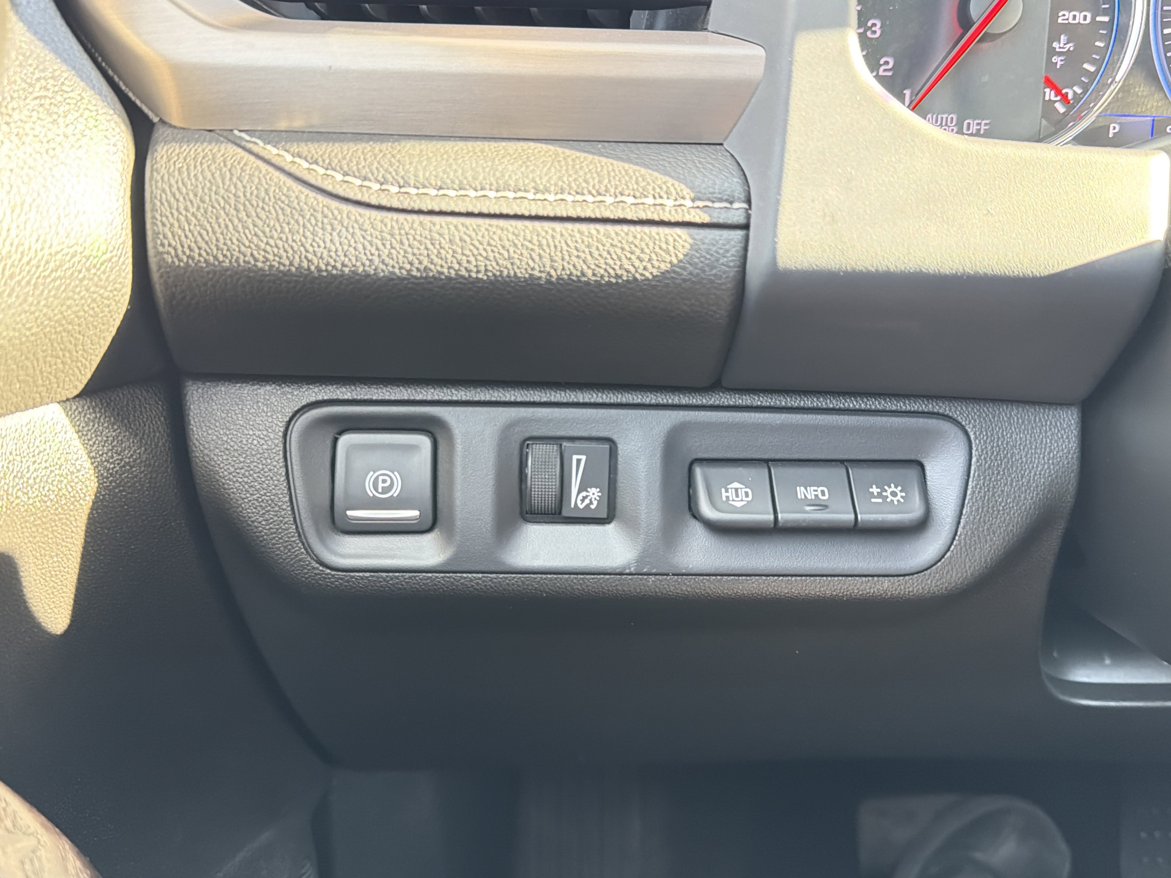 Used 2023 GMC Acadia Denali w/ Denali Technology Package image 51