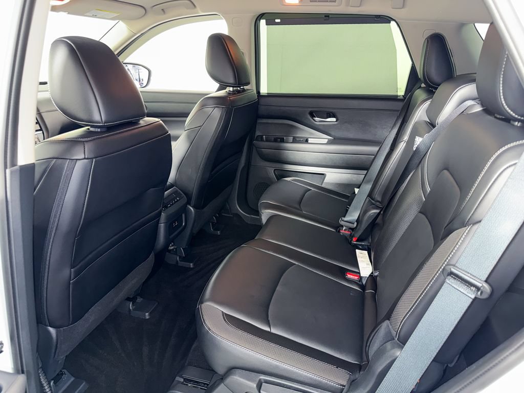 Certified 2024 Nissan Pathfinder SL AWD/4WD image 31