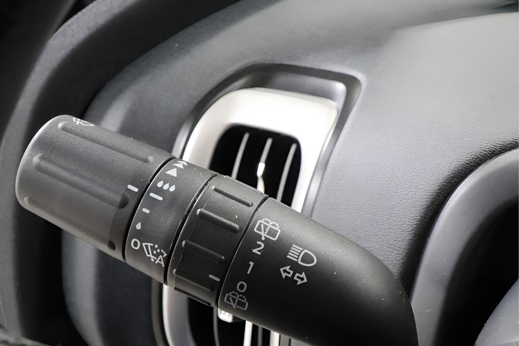 Used 2025 Ford Expedition Active AWD/4WD image 19