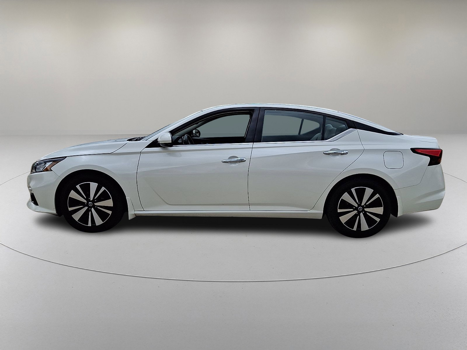 Used 2019 Nissan Altima 2.5 SV FWD image 6