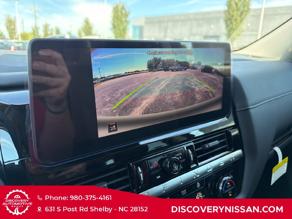 New 2026 Nissan Pathfinder SV w/ SV Premium Package FWD image 17