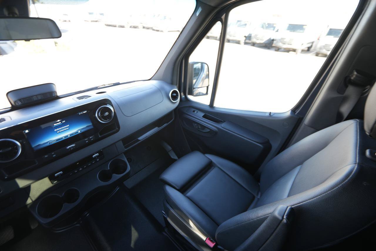 Used 2025 Mercedes-Benz Sprinter 2500 image 20