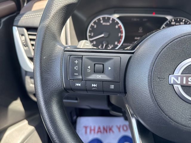 Used 2023 Nissan Rogue SV AWD/4WD image 16