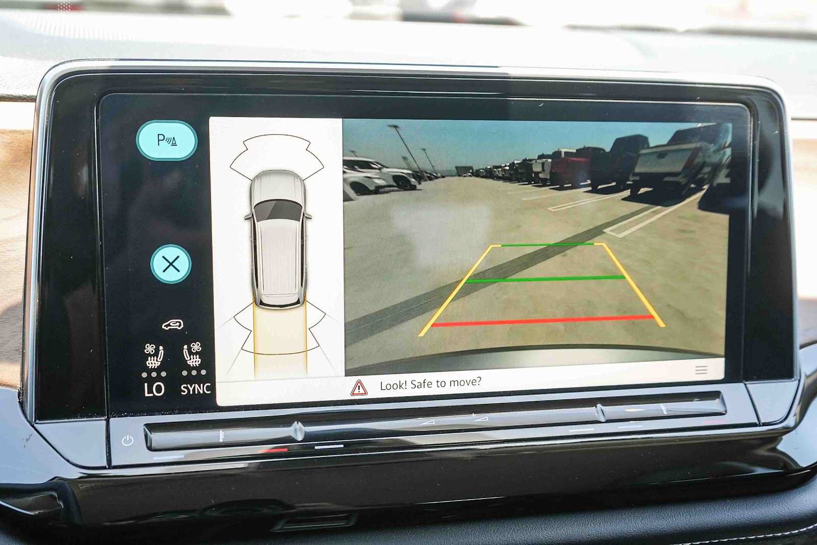 Certified 2026 Volkswagen Atlas SE FWD image 24