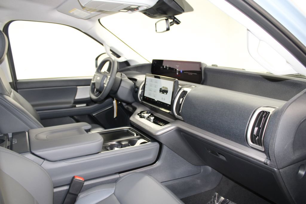 New 2026 Ford Expedition Active image 30
