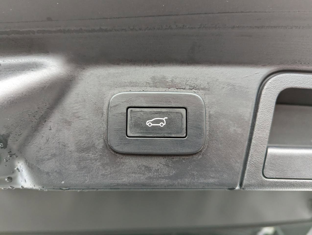 Used 2025 Land Rover Range Rover Velar Dynamic SE image 34