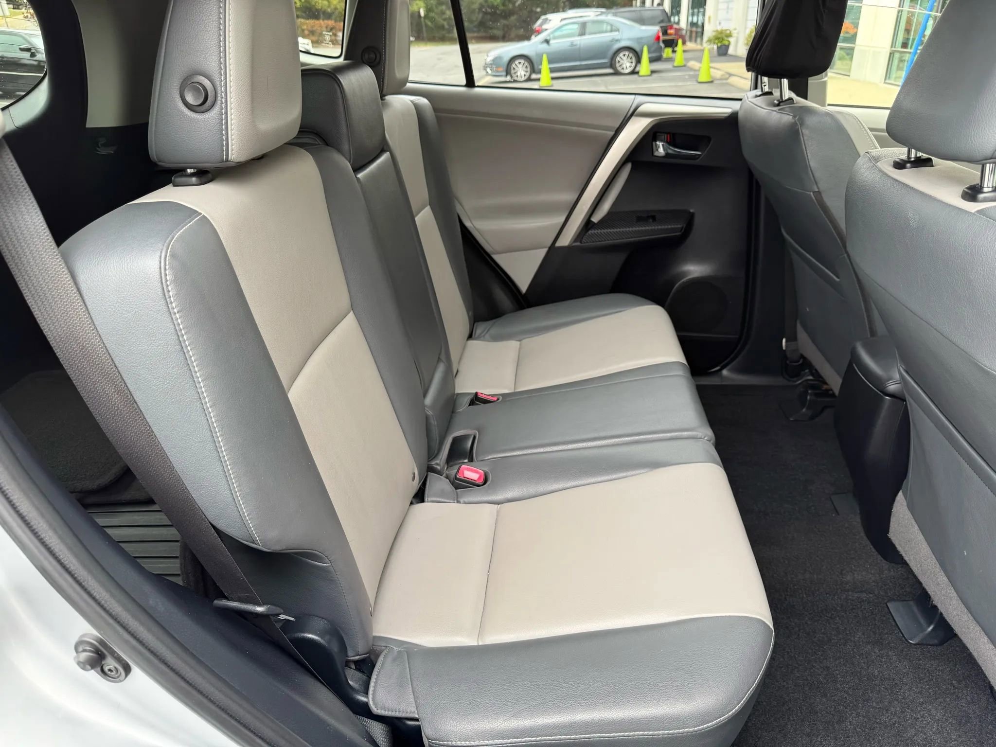 Used 2013 Toyota RAV4 Limited image 22