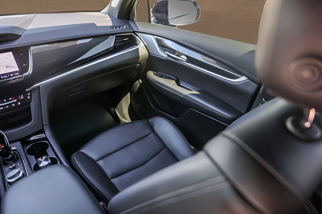 Certified 2023 Cadillac XT6 Sport w/ Technology Package image 31
