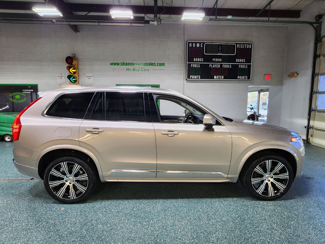 Used 2023 Volvo XC90 B6 Ultimate w/ Protection Package Premier image 5