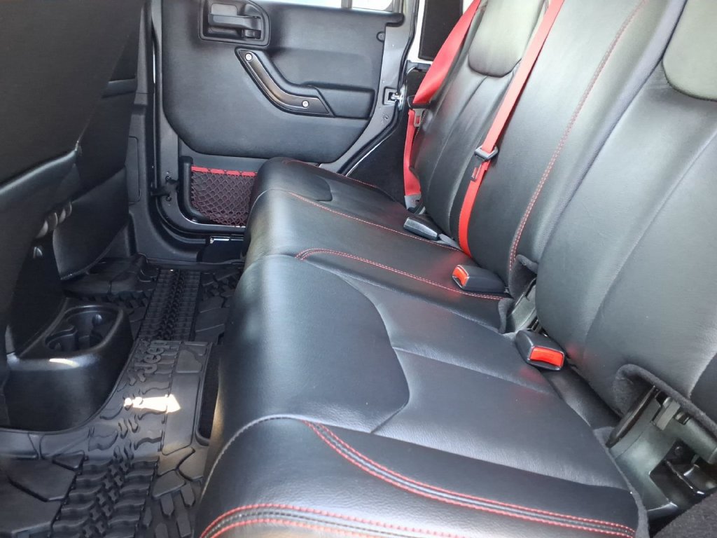 Used 2017 Jeep Wrangler Unlimited Rubicon AWD/4WD image 12