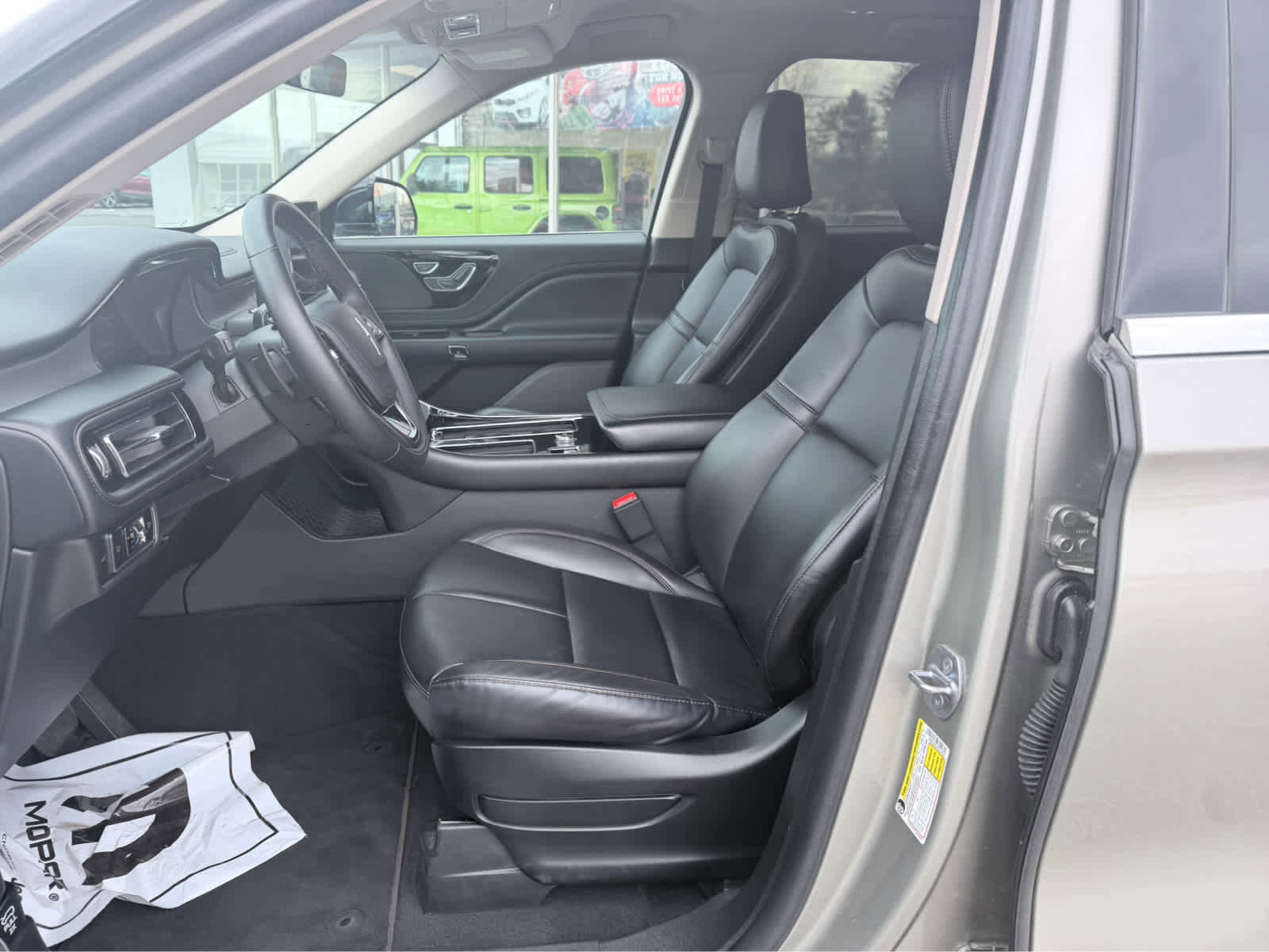 Used 2023 Lincoln Aviator AWD image 20