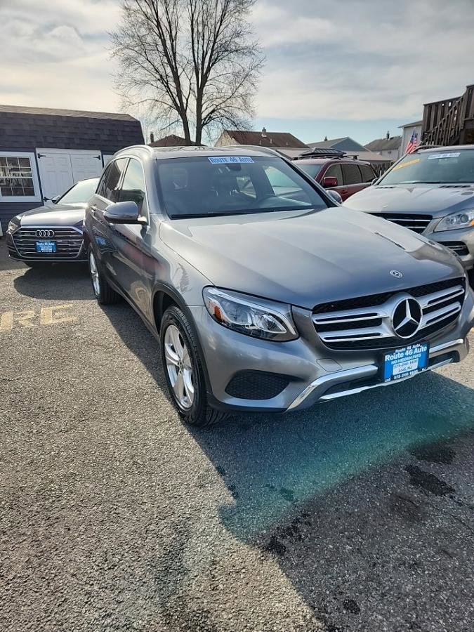 Used 2018 Mercedes-Benz GLC 300 GLC 300 4MATIC SUV image 3