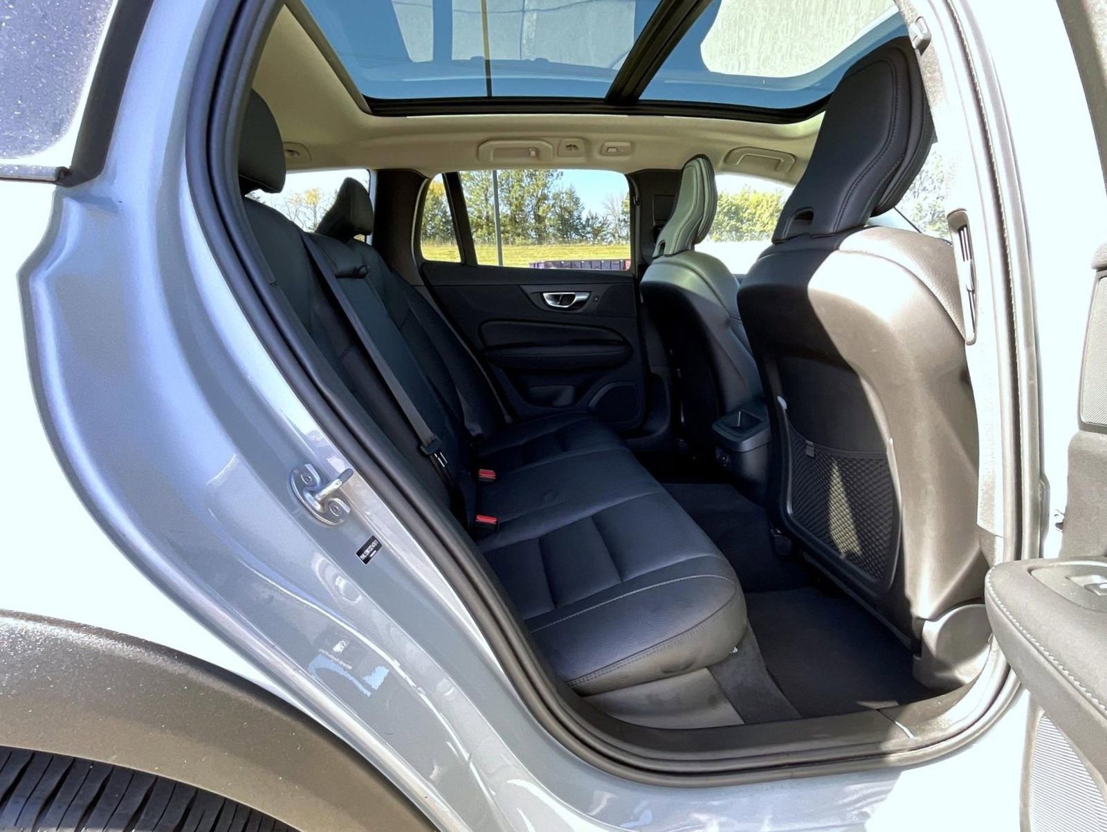Used 2025 Volvo V60 B5 Cross Country Plus AWD/4WD image 19