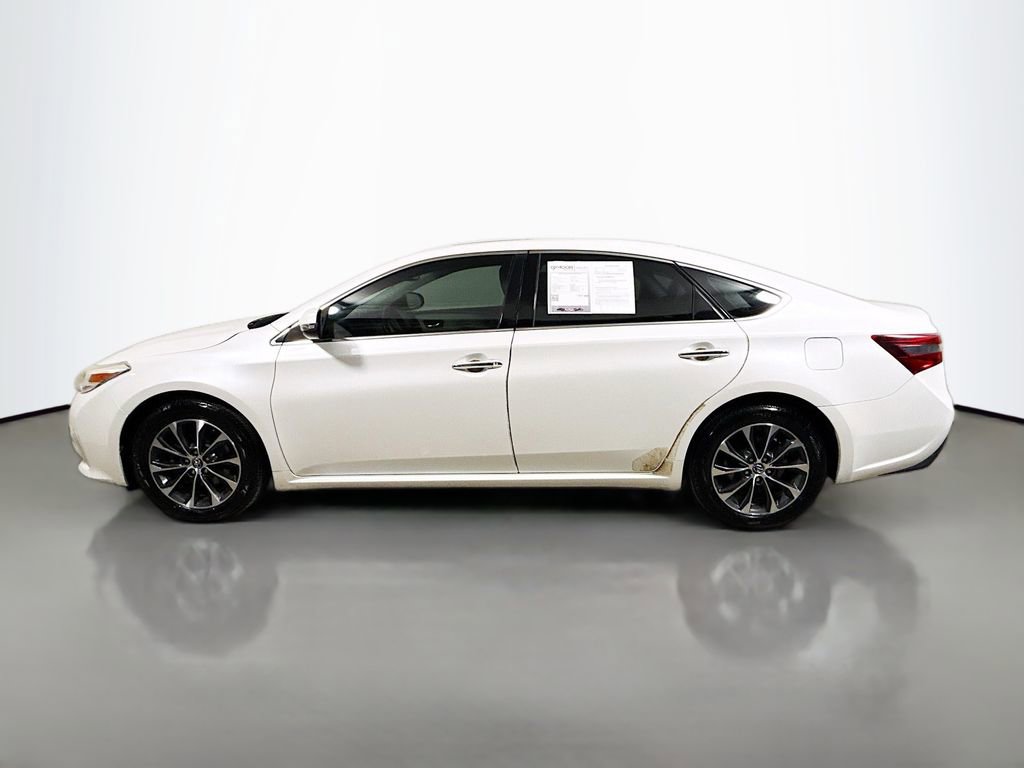 Used 2016 Toyota Avalon XLE Plus image 4