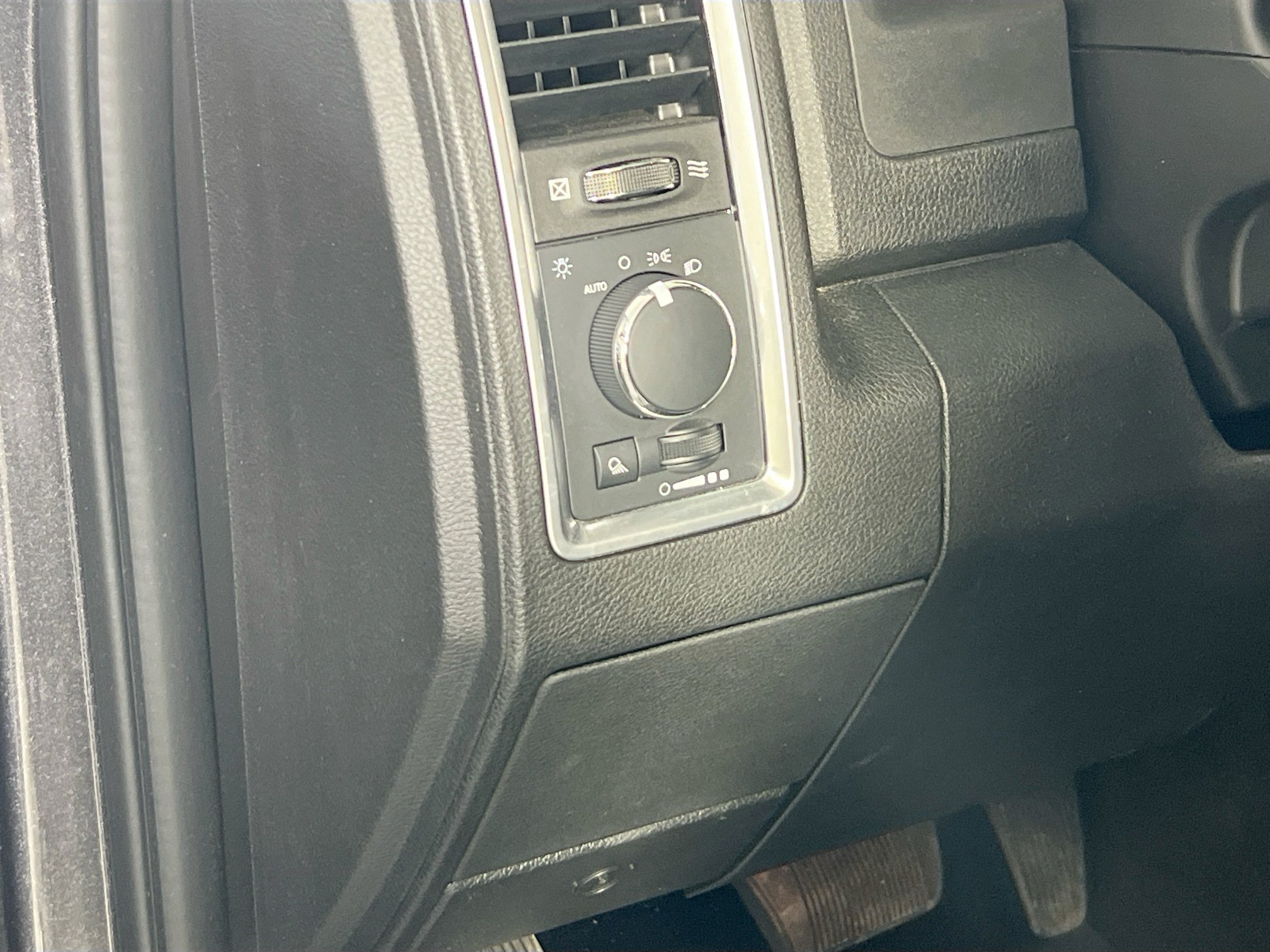Used 2022 RAM 1500 Warlock w/ Electronics Group AWD/4WD image 10