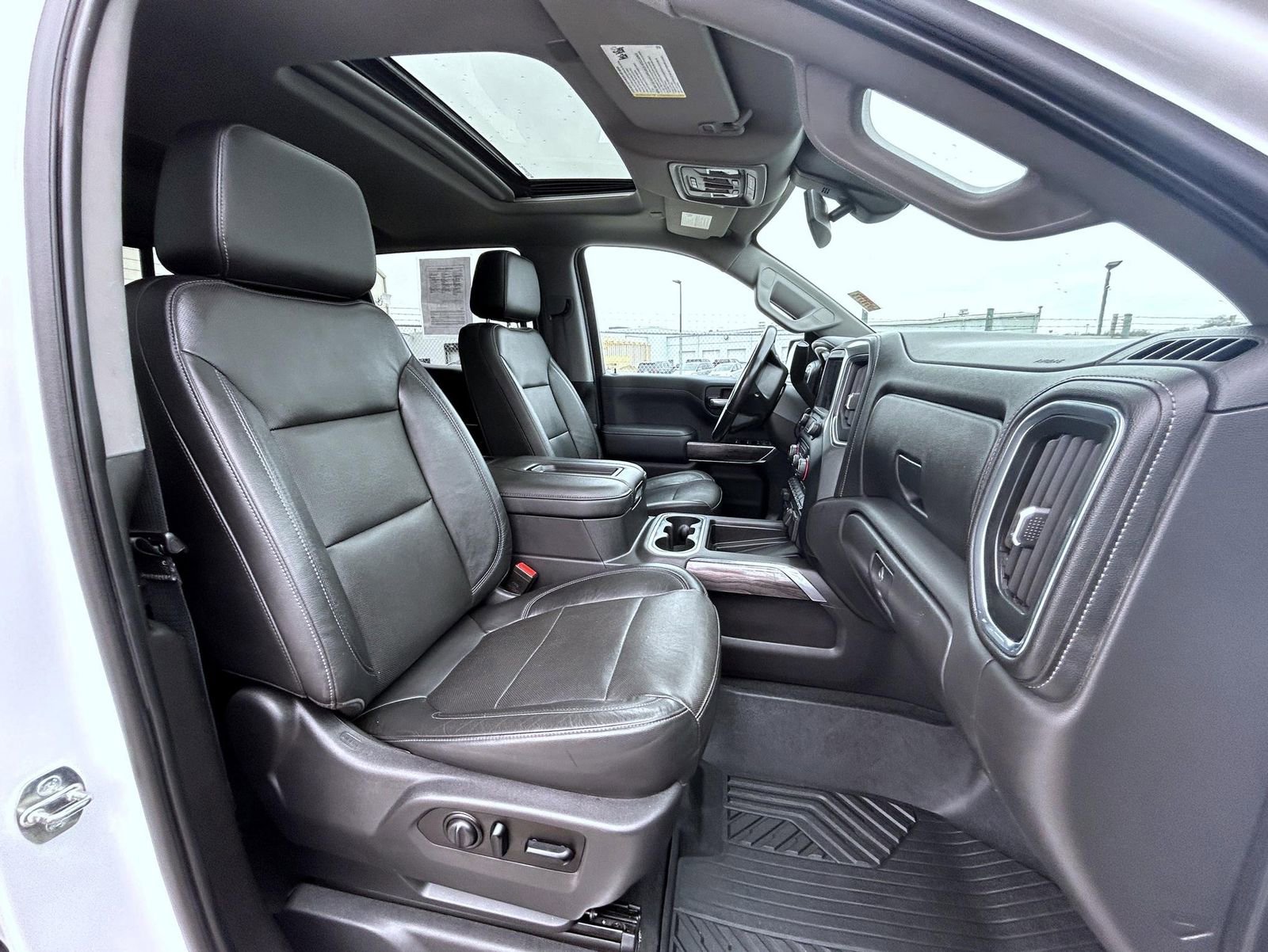 Certified 2020 Chevrolet Silverado 1500 LTZ w/ LTZ Premium Package AWD/4WD image 16