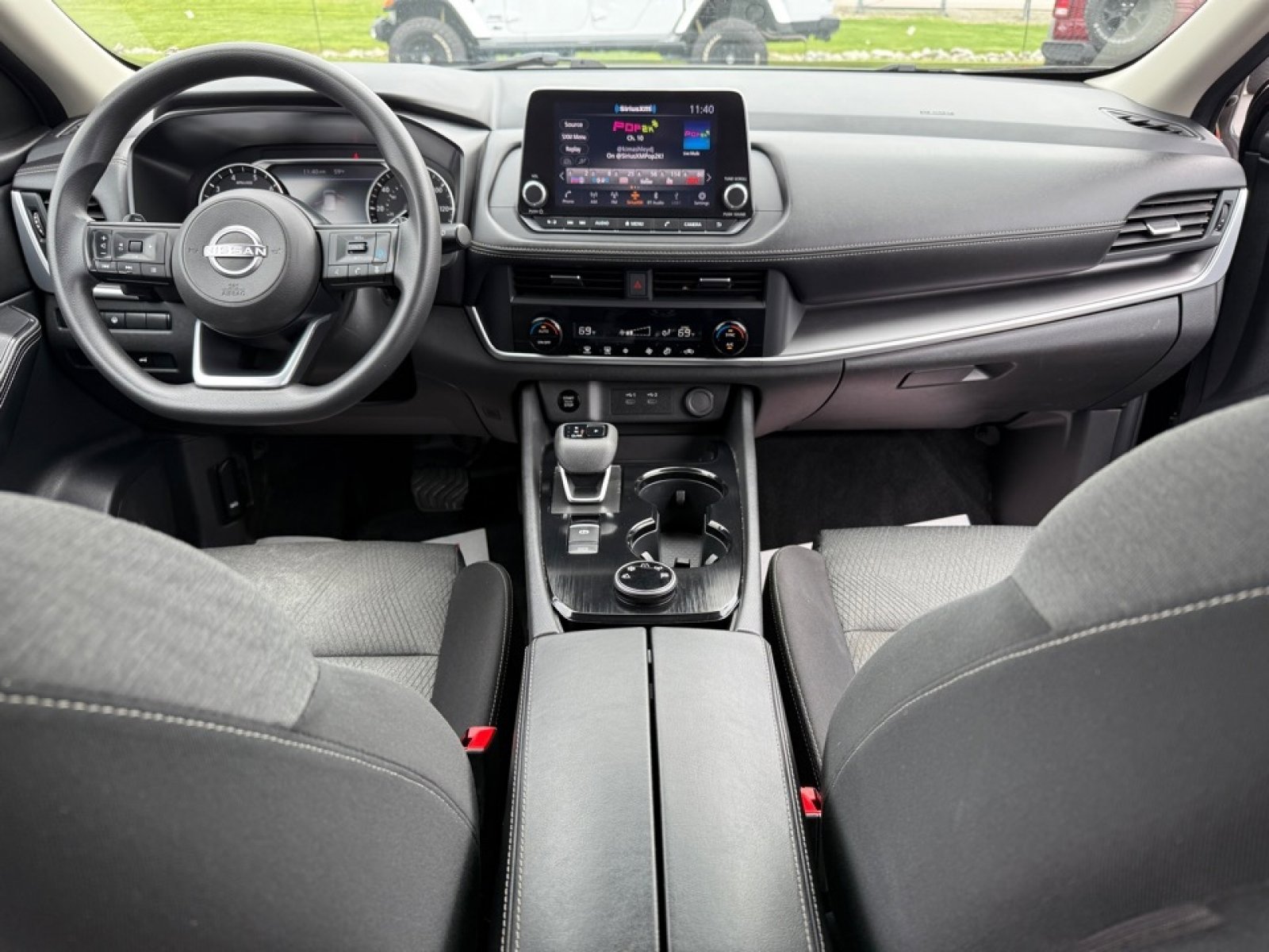 Used 2024 Nissan Rogue SV image 20