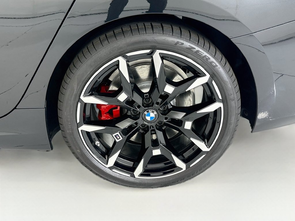 New 2026 BMW 330i Sedan w/ M Sport Package RWD image 30