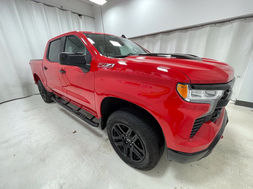 Used 2024 Chevrolet Silverado 1500 LT Trail Boss AWD/4WD image 3
