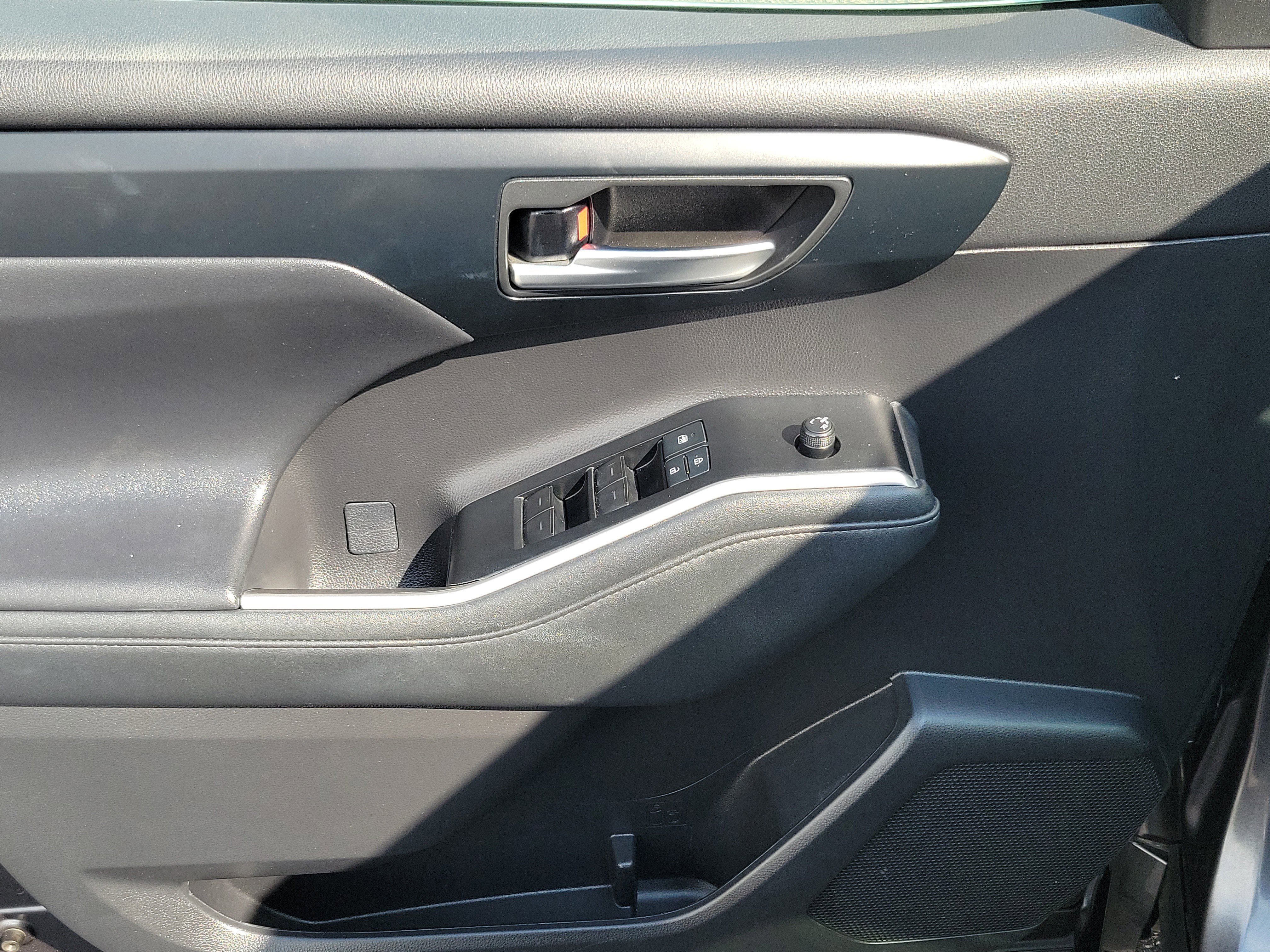 Used 2021 Toyota Highlander XLE image 22