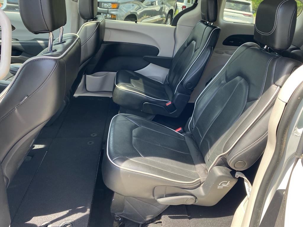 Used 2022 Chrysler Pacifica Limited AWD/4WD image 24