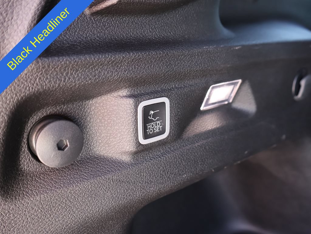Used 2024 Jeep Grand Cherokee L Altitude AWD/4WD image 17