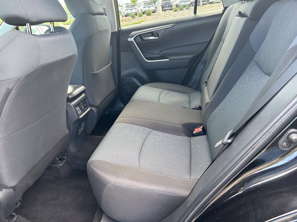 Used 2025 Toyota RAV4 XLE AWD/4WD image 26